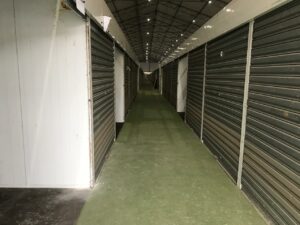 Feirinha da Madrugada começa a ser retirada do terreno do Canindé