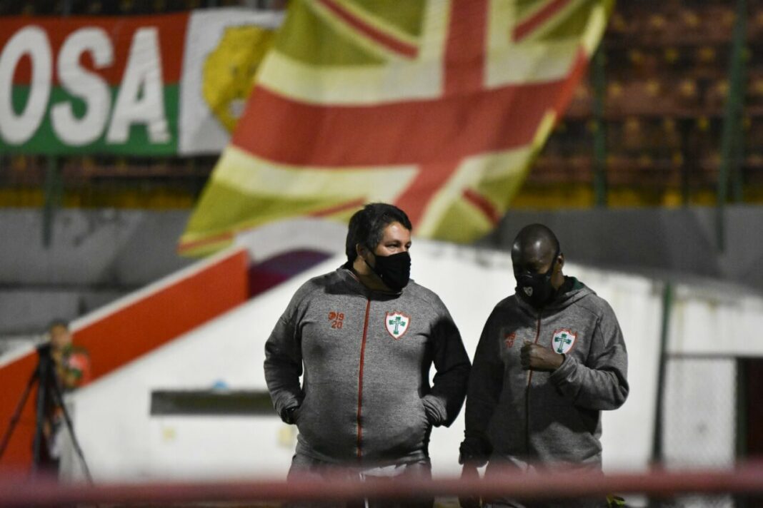 Fernando Marchiori em partida contra o Madureira
