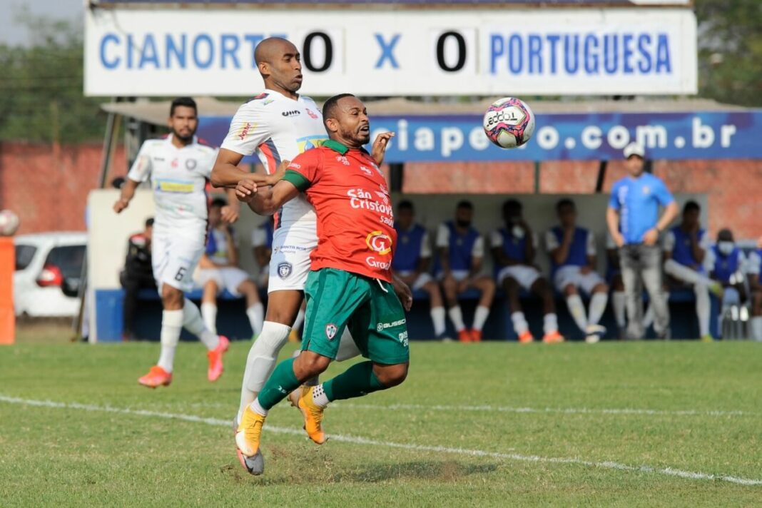 Ermínio em ação contra o Cianorte