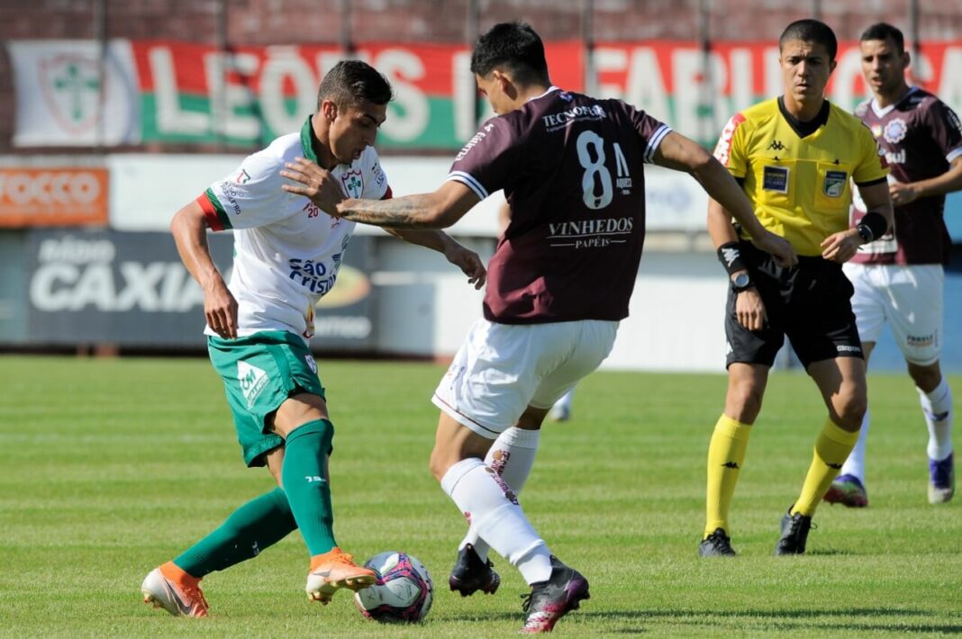 Portuguesa em partida contra o Caxias pela Série D