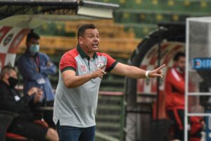 Ídolo da Lusa assume o comando da Portuguesa Santista
