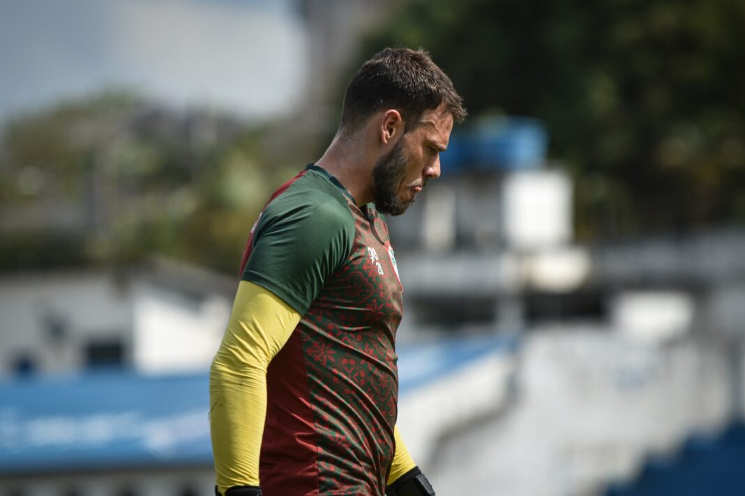 thomazella-goleiro-lusa