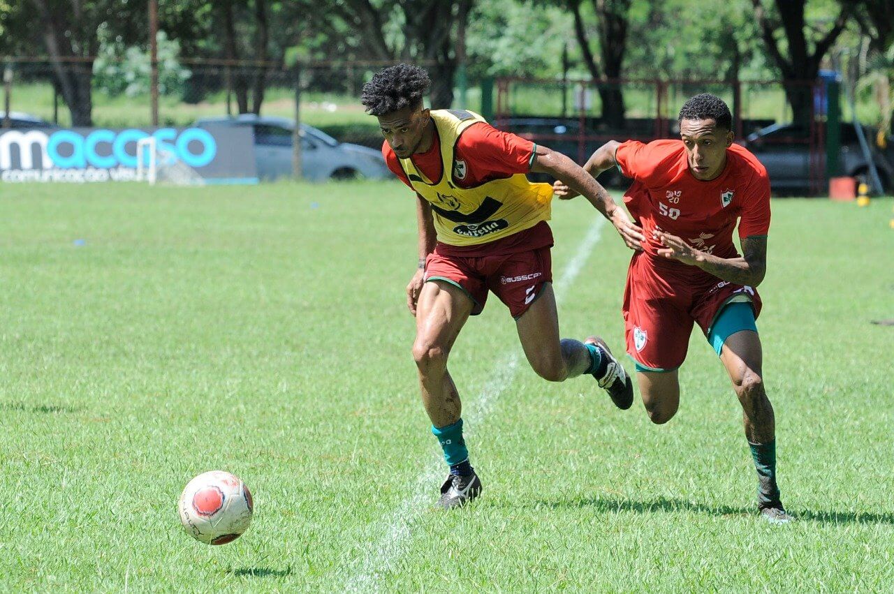 Após vitória em jogo-treino, Dado Cavalcanti exalta evolução da Lusa