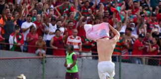 Gustavo França comemora gol contra o Rio Claro