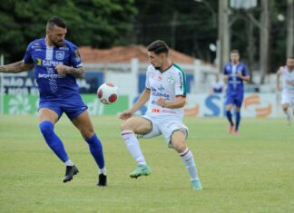 Gustavo França em jogo contra o Rio Claro