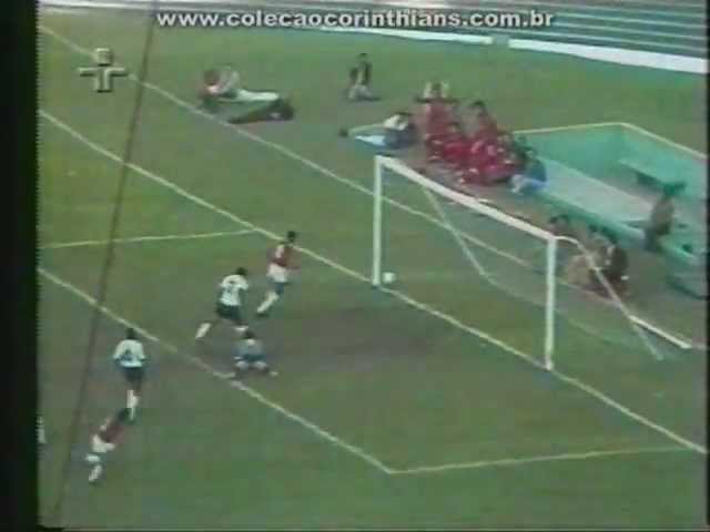 Há 47 anos, Portuguesa goleou o Corinthians por 5 a 1 no Pacaembu