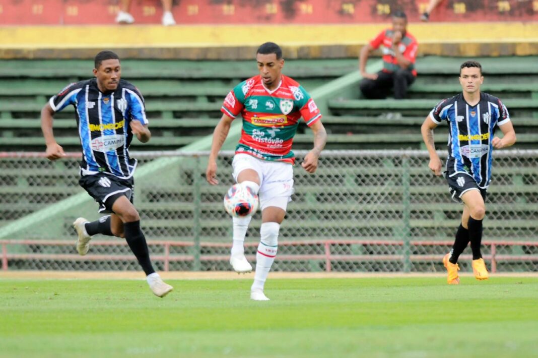 Jogo entre Portuguesa e São Bernardo, em 19 de agosto de 2023, no Estádio do Canindé