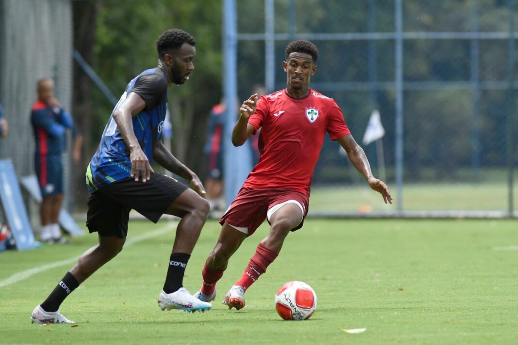 Portuguesa contra o Santo André em jogo-treino