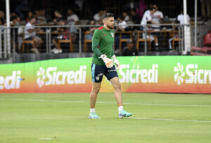 Transferência de Rafael Pascoal é cancelada, e goleiro retorna à Lusa
