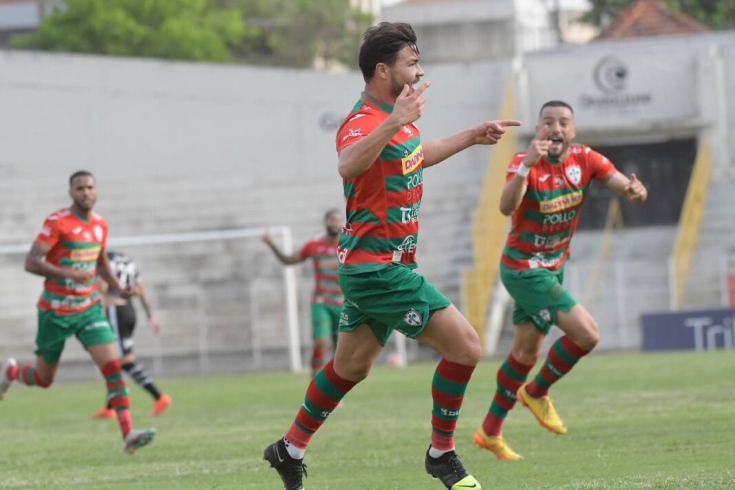 Cristiano celebra gol contra o XV