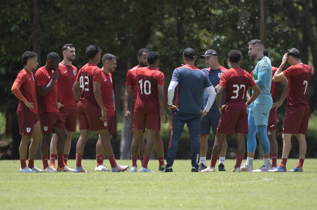 Lusa elenco reunido Cauan São Bento