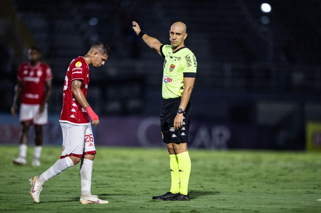 lucas-canetto-bellote-arbitro-1