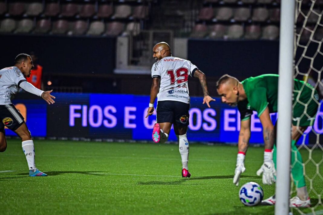 rodrigo alves marca contra a lusa Rodrigo Alves marca contra a Lusa pelo Botafogo-PB