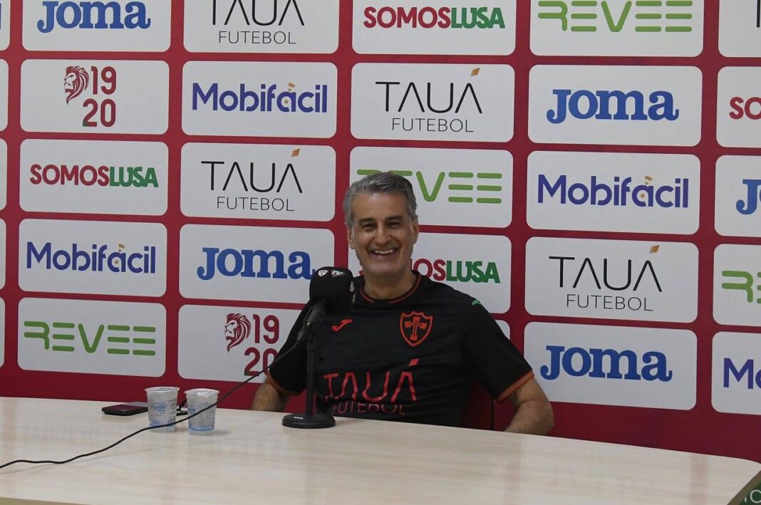 alex-bourgeois-entrevista-coletiva-2