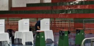 Sócios votam ata da reunião que decidiu pela SAF