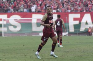 De volta ao campo, Lohan celebra recuperação e projeta retorno no Canindé