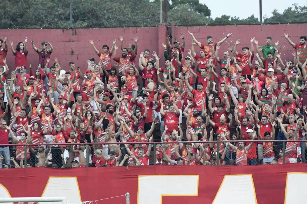 torcida-lusa-marica-rj