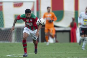 Hericlis não treina e vira dúvida na Portuguesa para duelo na Série D