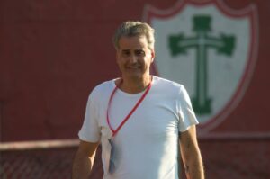 Bourgeois critica o modelo de gestão de clubes brasileiros e diz que “o futebol associativo acabou”