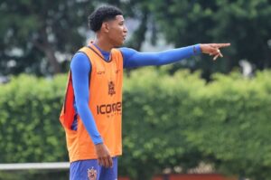 Jogador do Nova Iguaçu-RJ se pronuncia após soco em zagueiro da Lusa: “Tinha que me defender”