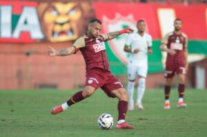 Portuguesa confirma empréstimo de Igor Torres ao Caxias-RS