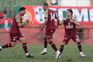 Portuguesa sofre, mas vence o Porto Vitória-ES com gol nos acréscimos