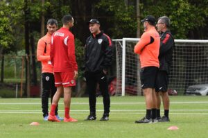 Lusa volta aos treinos com dois retornos em meio à pausa no calendário da Série D