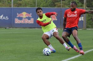 Portuguesa faz jogo-treino com o Red Bull Bragantino em Atibaia