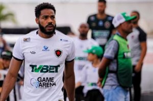Portuguesa tem interesse em zagueiro do Botafogo-PB, diz site