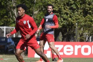 Keven Coloni volta aos treinos e participa de atividade no terceiro dia de pré-temporada da Lusa