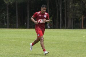 Portuguesa confirma nova lesão e Lucas Hipólito passará por cirurgia