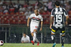 Portuguesa mira a contratação de zagueiro do São Paulo, afirma site