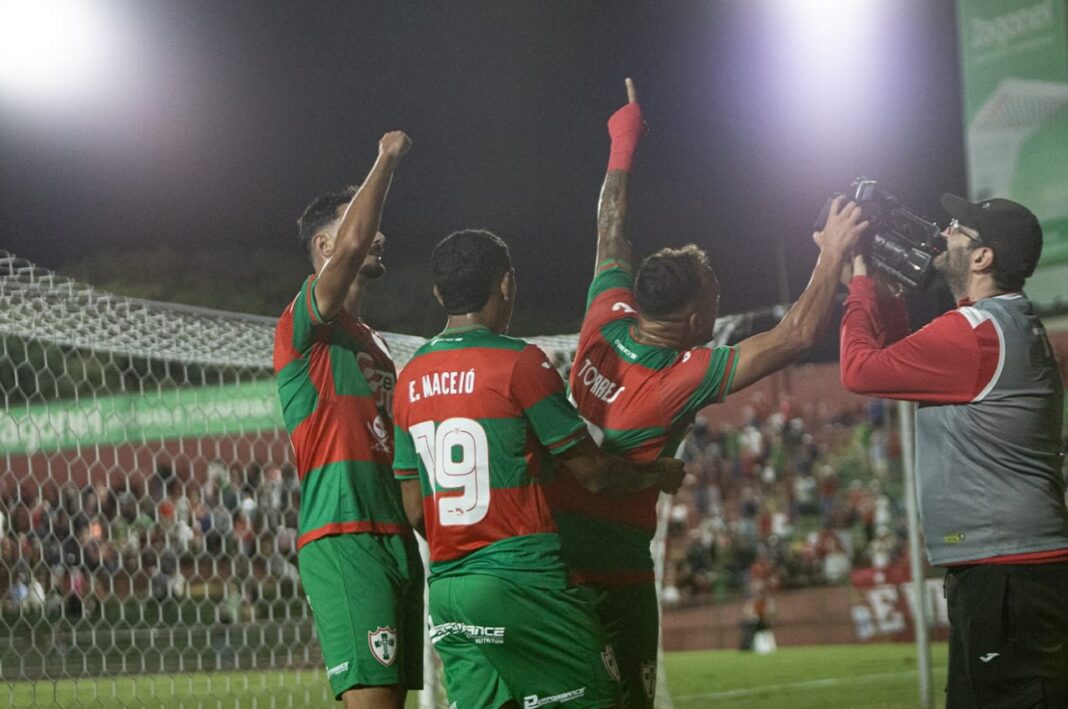 portuguesa-pousoalegre-comemoracao