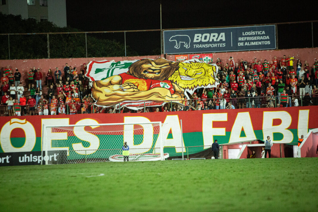 torcida-lusa-pouso-alegre-mg