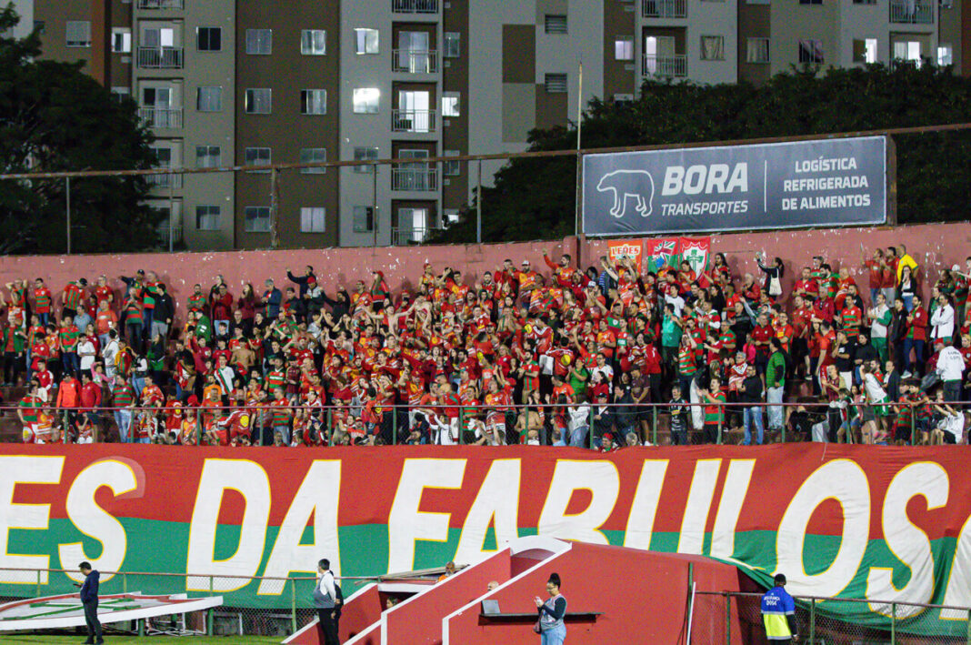 torcida-lusa-pouso-alegre-mg